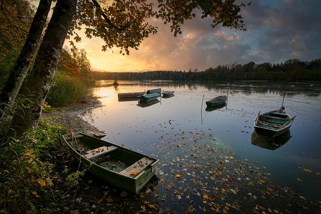 lake-5756911_640.jpg
